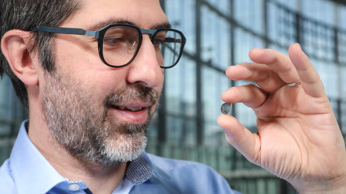 Diego Ghezzi and his retinal implants © Alain Herzog 2021 EPFL