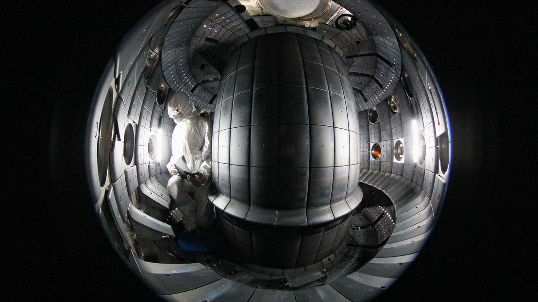 The tokamak thermonuclear fusion reactor at Swiss Plasma Center. Credit: 2022 EPFL/ Alain Herzog- CC-BY-SA 4.0