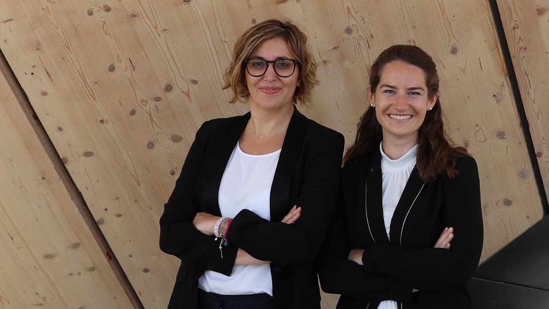 Thamani Dahoun and Margaux Duchamp, cofounders of ArcoScreen. 2022 EPFL/ ArcoScreen- CC-BY-SA 4.0 Thamani Dahoun and Margaux Duchamp, cofounders of ArcoScreen. 2022 EPFL/ ArcoScreen- CC-BY-SA 4.0