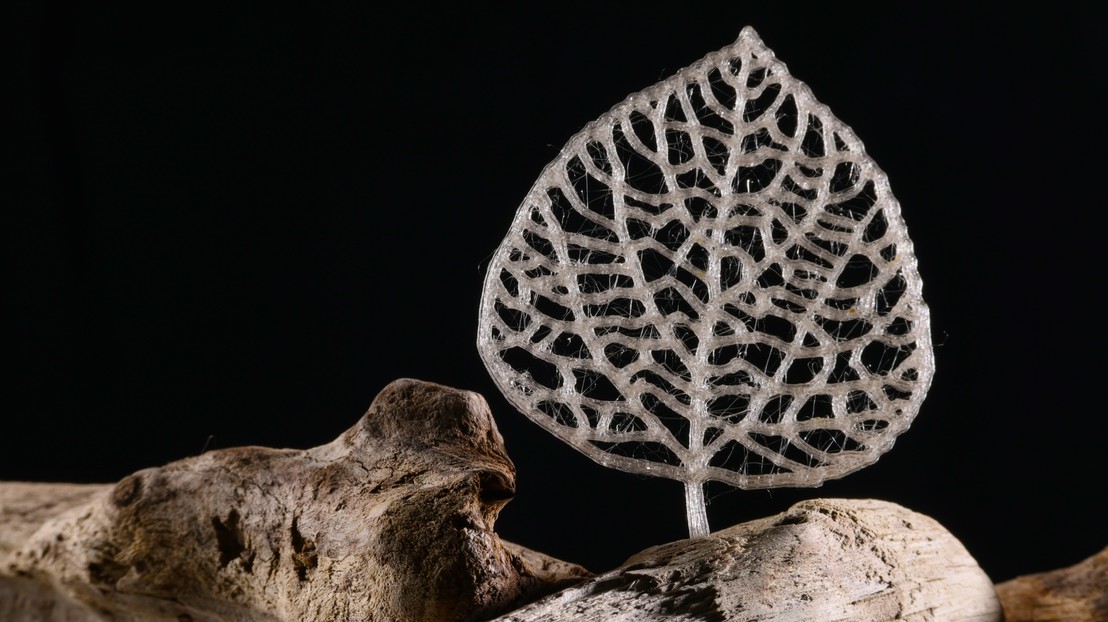 A 3D-printed “leaf” made with the new bioplastic. Credit:2022 EPFL/ Alain Herzog- CC-BY-SA 4.0 A 3D-printed “leaf” made with the new bioplastic. Credit:2022 EPFL/ Alain Herzog- CC-BY-SA 4.0