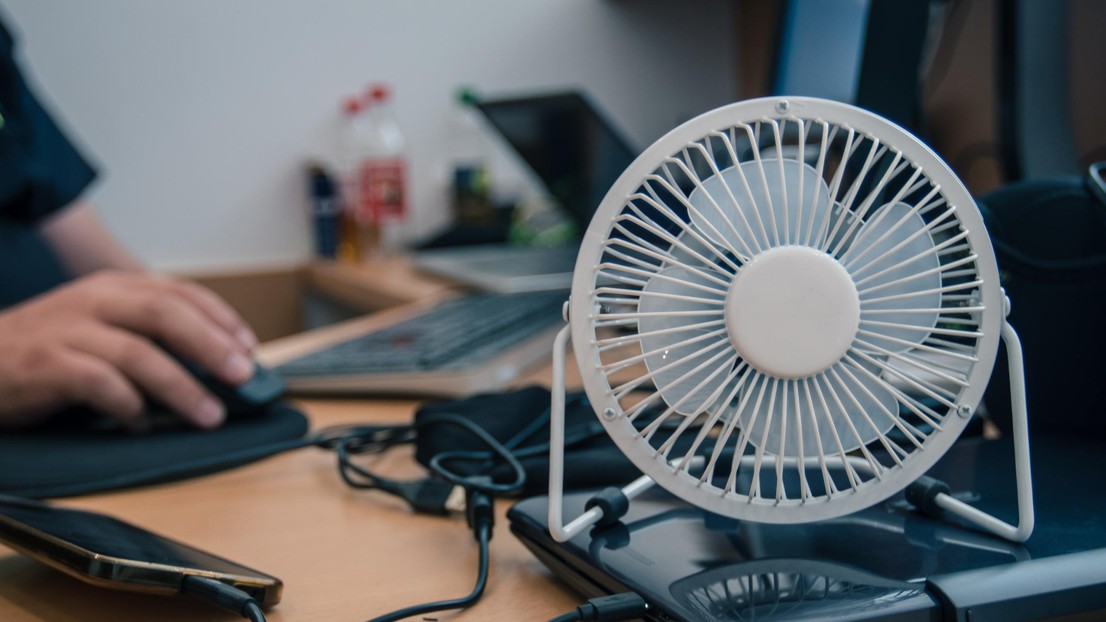 Individuals display very different levels of thermal comfort under normal office conditions. EPFL /iStock Individuals display very different levels of thermal comfort under normal office conditions. EPFL /iStock