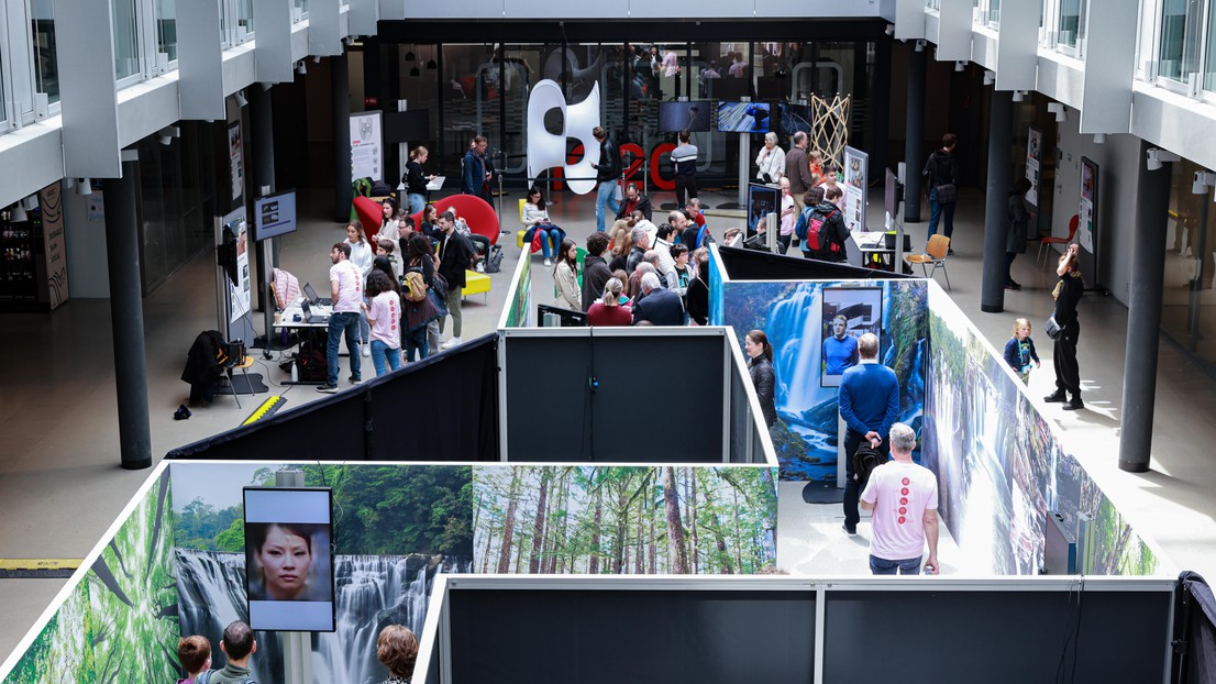 The public was able to learn about many technologies, such as deepfakes. 2023 EPFL / Alain Herzog - CC-BY-SA 4.0 The public was able to learn about many technologies, such as deepfakes. 2023 EPFL / Alain Herzog - CC-BY-SA 4.0