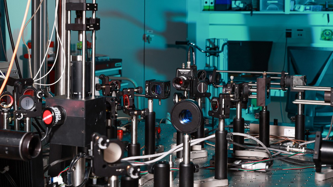 EPFL engineers have found a way to control the interactions between excitons. 2023 EPFL/ A.Herzog - CC-BY-SA 4.0 EPFL engineers have found a way to control the interactions between excitons. 2023 EPFL/ A.Herzog - CC-BY-SA 4.0