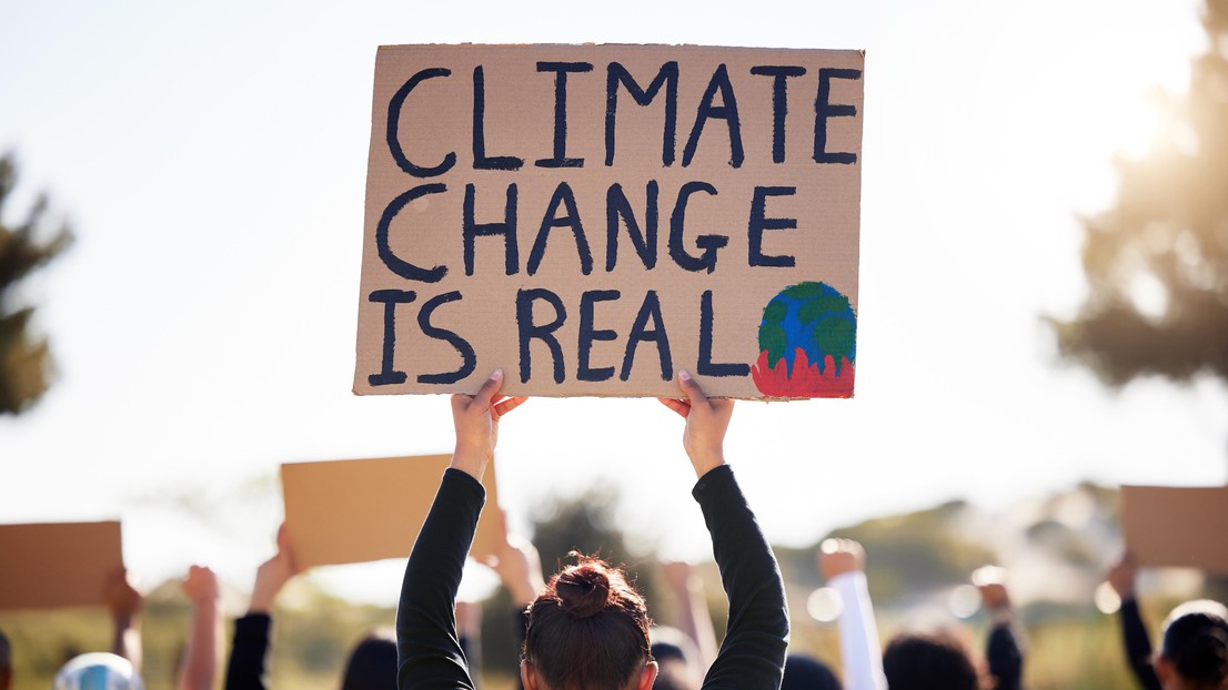 Students demonstrating during Fridays for Future climate strikes.©EPFL/iStock