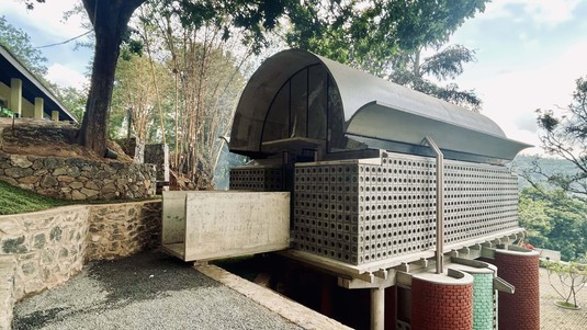 The new toilets of the public high-school of Kandy. © RAW