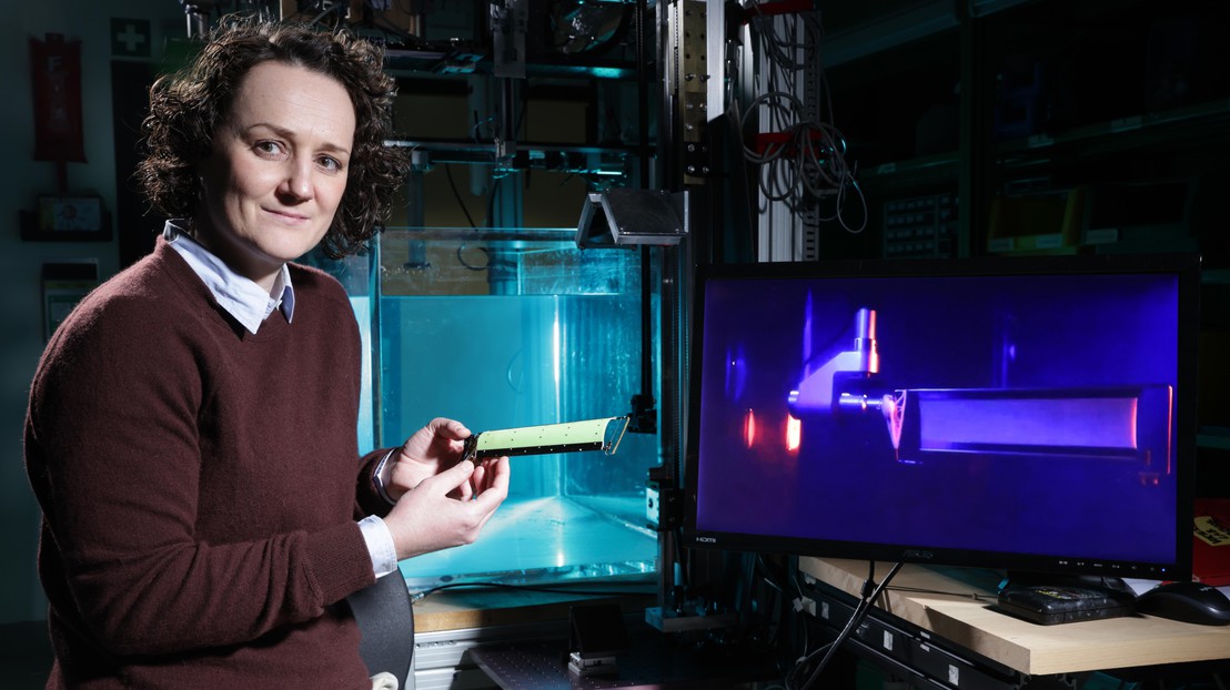 Karen Mulleners with her lab's flexible membrane wing.  2025 EPFL/Alain Herzog - CC-BY-SA 4.0