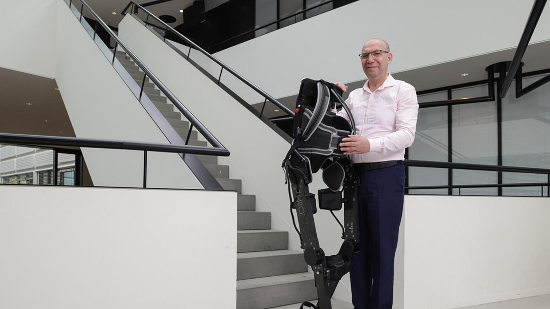 Robotician Mohamed Bouri with TWIICE exoskeleton - 2024 EPFL / Alain Herzog - CC-BY-SA 4.0