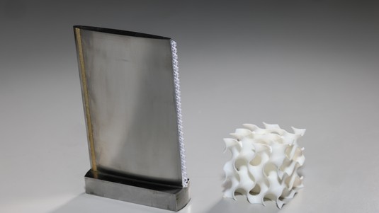 A gyroid – a 3D structure made up of continuous curved surfaces. 2025 EPFL/Alain Herzog - CC-BY-SA 4.0© 2025 EPFL