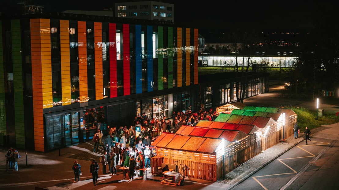 The Avant chalets on the Lausanne campus. 2025 EPFL/Adrien Buttier- CC-BY-SA 4.0