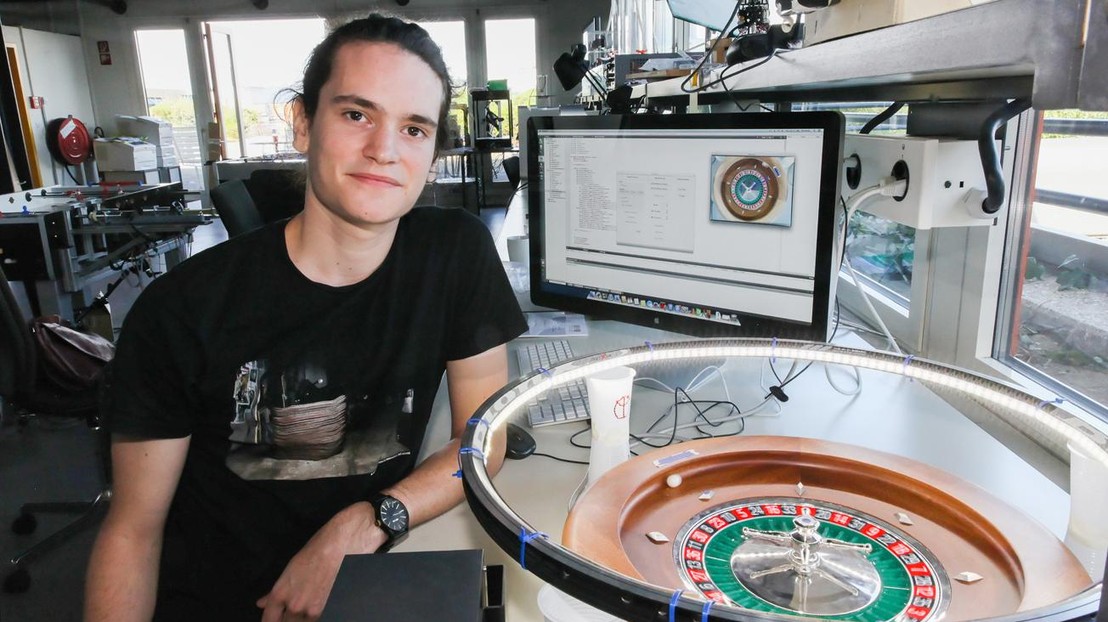 © 2014 EPFL