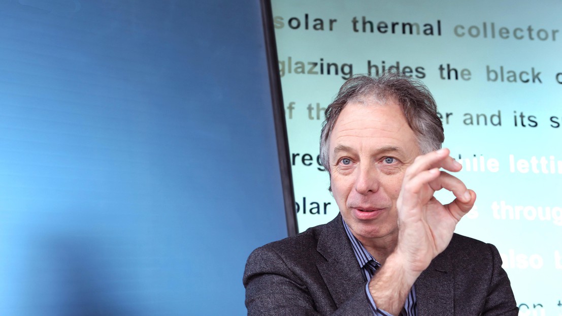 Professor Jean-Louis Scartezzini Professor Jean-Louis Scartezzini