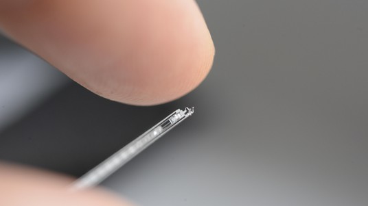 The high-precision miniaturized medical device, SPOT-RVC © Instant-Lab