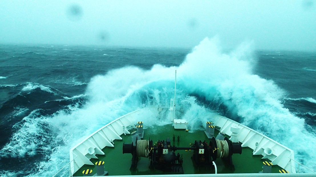 Departure for sampling in the Pacific Ocean off the coast of Japan. © EPFL