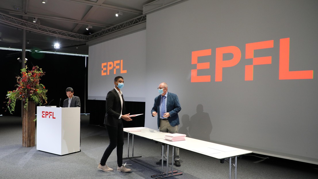 This year’s Master’s degree graduation ceremony took place a little differently. ©Muriel Gerber/EPFL This year’s Master’s degree graduation ceremony took place a little differently. ©Muriel Gerber/EPFL